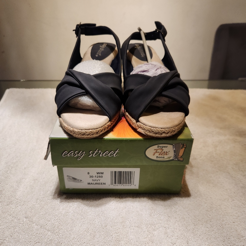Easy Street Women's Black Sandals